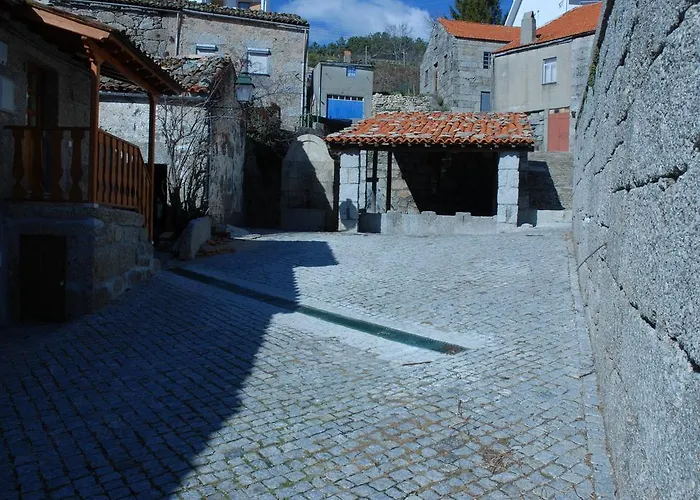 Casa Da Moreia بيت للعطل